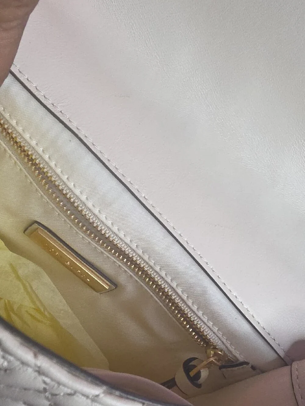 Tory Burch Shell White Leather Small Fleming. Quilted Leather Shoulder Bag Pink